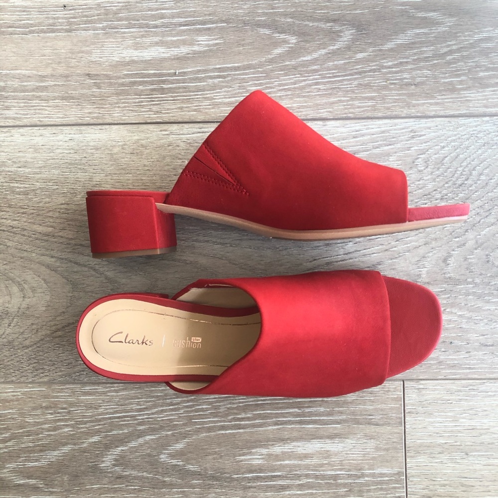 Orabella Daisy Slides by Clarks